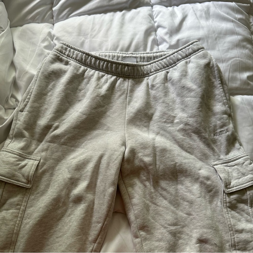 Aritzia Light Beige Cargo Joggers